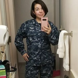 Meet your posher Alyssa 💋